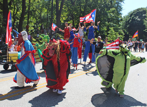 Puerto Rican community in the Parade of Flags on One World Day